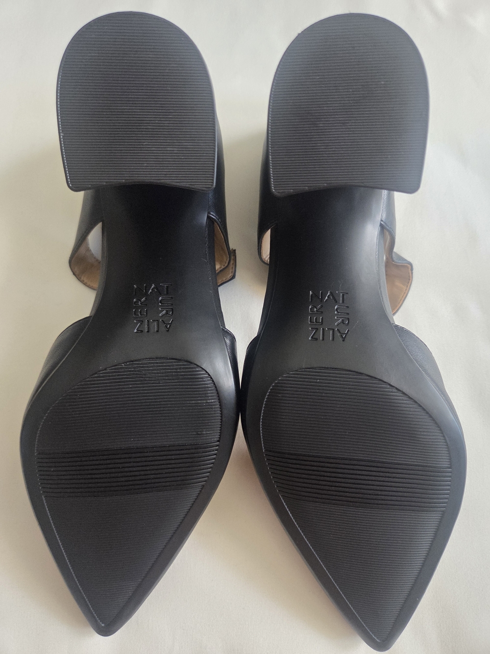 NATURALIZER Black Pointed Pixie Pumps - Picture 3 of 7